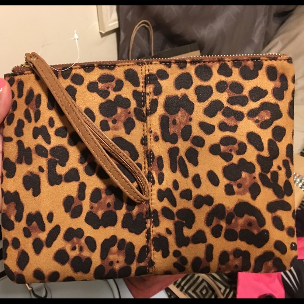 Wristlet purse